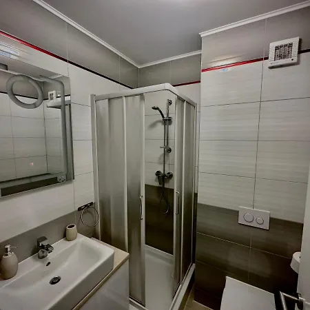 4friendscoresibrasov T Apartman *